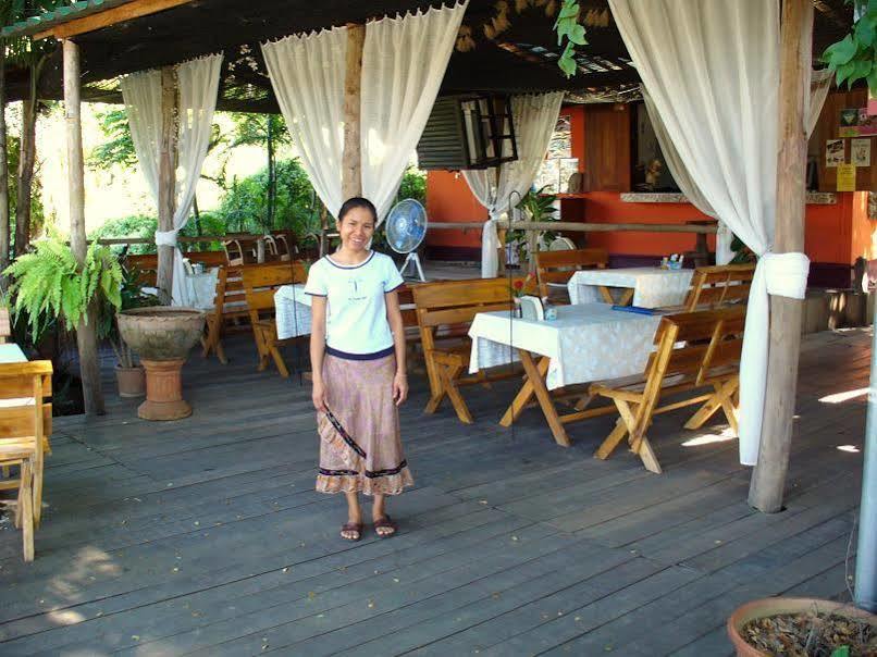 Hollanda Montri Guesthouse Chiang Mai Exterior foto